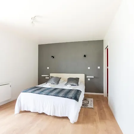 La Des Amiets: 250m², Confort, Piscine, Mer A 500m Villa