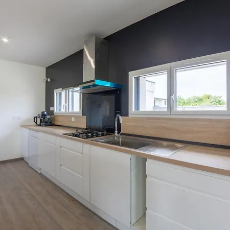 La Des Amiets: 250m², Confort, Piscine, Mer A 500m Villa Cléder