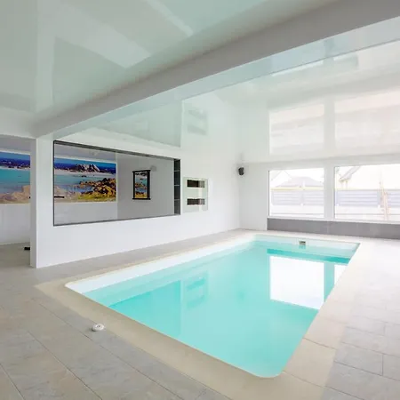 Villa La Des Amiets: 250m², Confort, Piscine, Mer A 500m Cléder