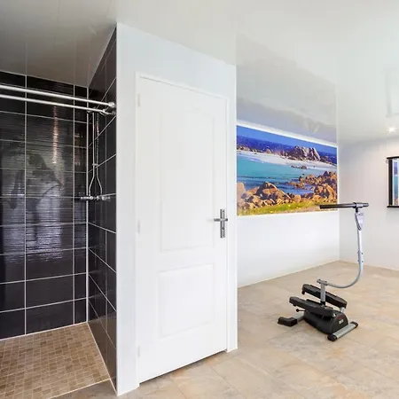 La Des Amiets: 250m², Confort, Piscine, Mer A 500m Villa